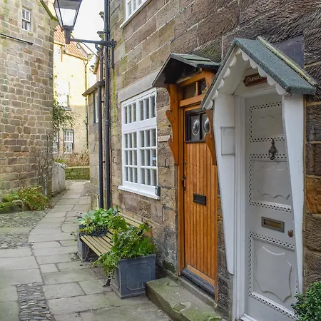 Oakfield Cottage Robin Hood's Bay Exterior photo
